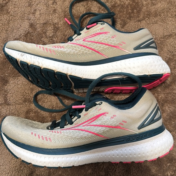 Brooks Glycerin 19 Women's Shoes - Gray and Pink - Picture 7 of 9